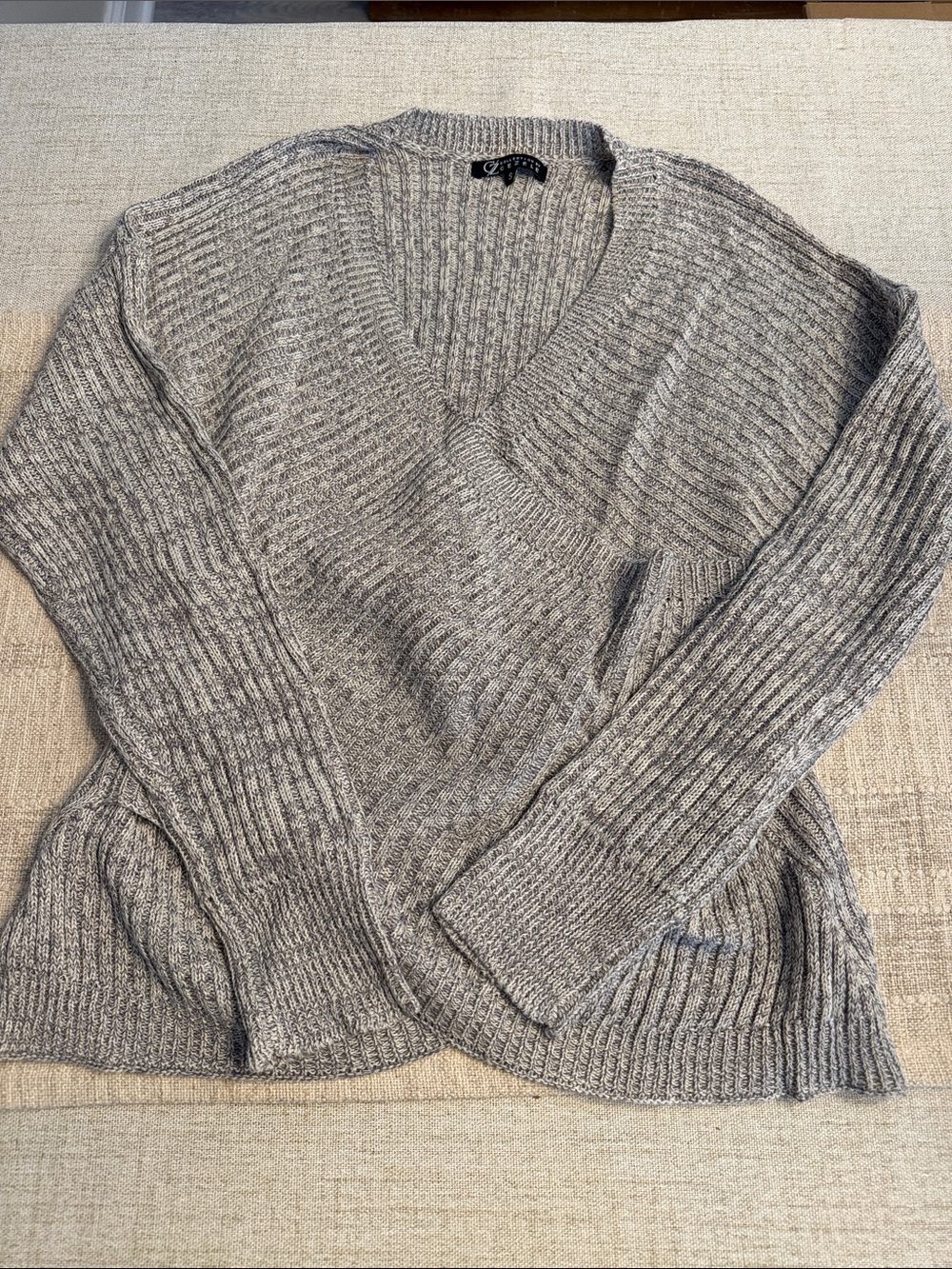 Cozy Ribbed V-Neck Sweater - Light Gray